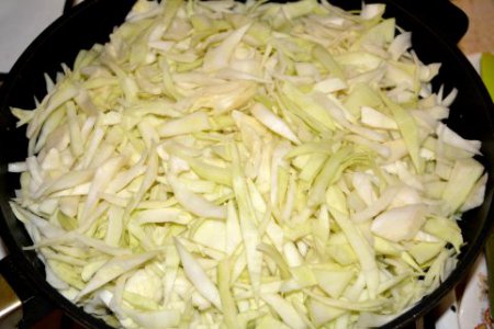 Вкусная тушеная капуста с фаршем.