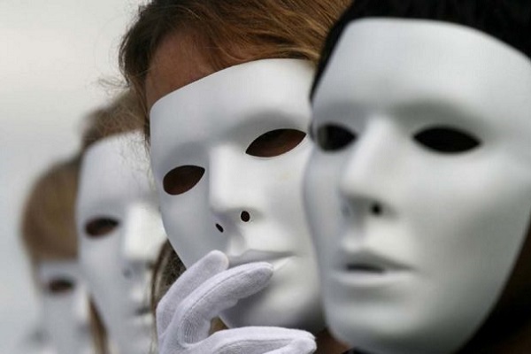 ЛЮДИ НЕ МЕНЯЮТСЯ, ОНИ ПРОСТО СНИМАЮТ МАСКИ ЛЮДИ НЕ МЕНЯЮТСЯ, ОНИ ПРОСТО СНИМАЮТ МАСКИ