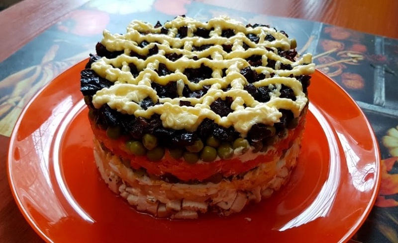 Для желудка и для кишечника: 12 вкусных салатов с черносливом. Восполнят нехватку витаминов