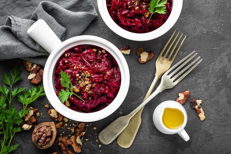 Для желудка и для кишечника: 12 вкусных салатов с черносливом. Восполнят нехватку витаминов