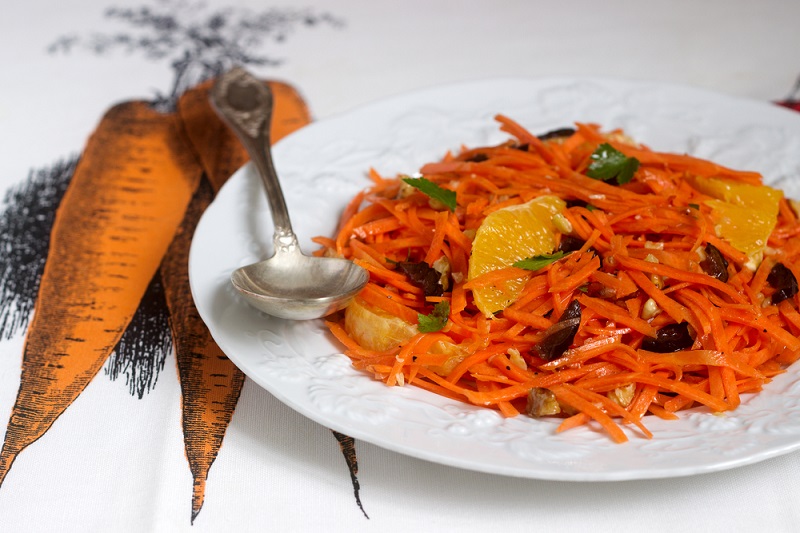 Для желудка и для кишечника: 12 вкусных салатов с черносливом. Восполнят нехватку витаминов