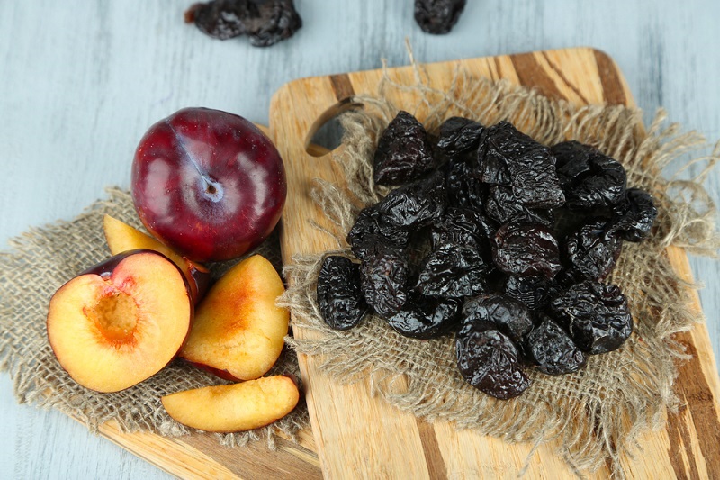 Для желудка и для кишечника: 12 вкусных салатов с черносливом. Восполнят нехватку витаминов
