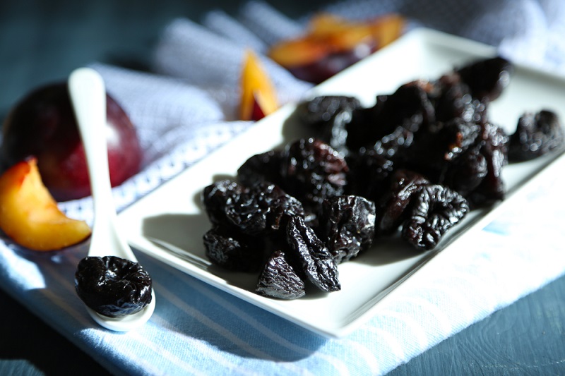 Для желудка и для кишечника: 12 вкусных салатов с черносливом. Восполнят нехватку витаминов