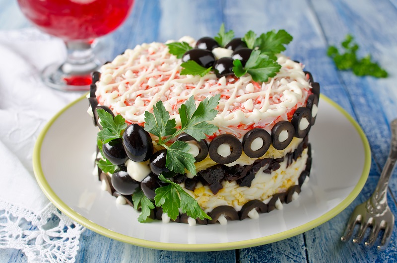 Для желудка и для кишечника: 12 вкусных салатов с черносливом. Восполнят нехватку витаминов