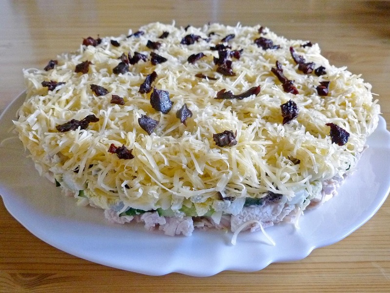 Для желудка и для кишечника: 12 вкусных салатов с черносливом. Восполнят нехватку витаминов