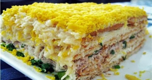 До неприличия вкусный закусочный торт-салат. Очень рекомендую!