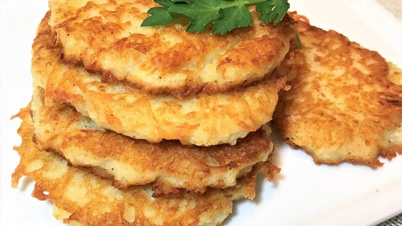 Настоящие драники из картофеля. Секрет вкусных драников. Настоящие драники из картофеля. Секрет вкусных драников.